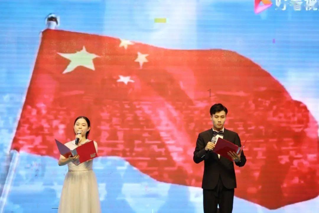 一个美丽的小村庄中